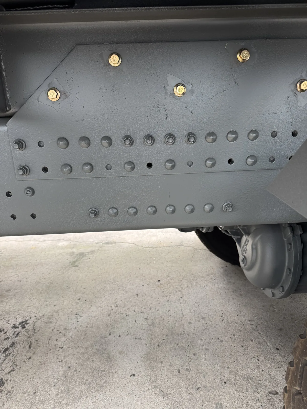 HOWO chassis frame reference photograph