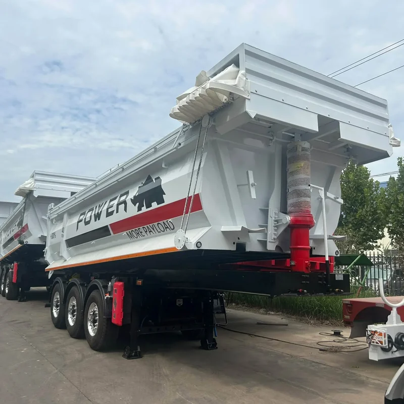 Dump semi-trailer, rear body view