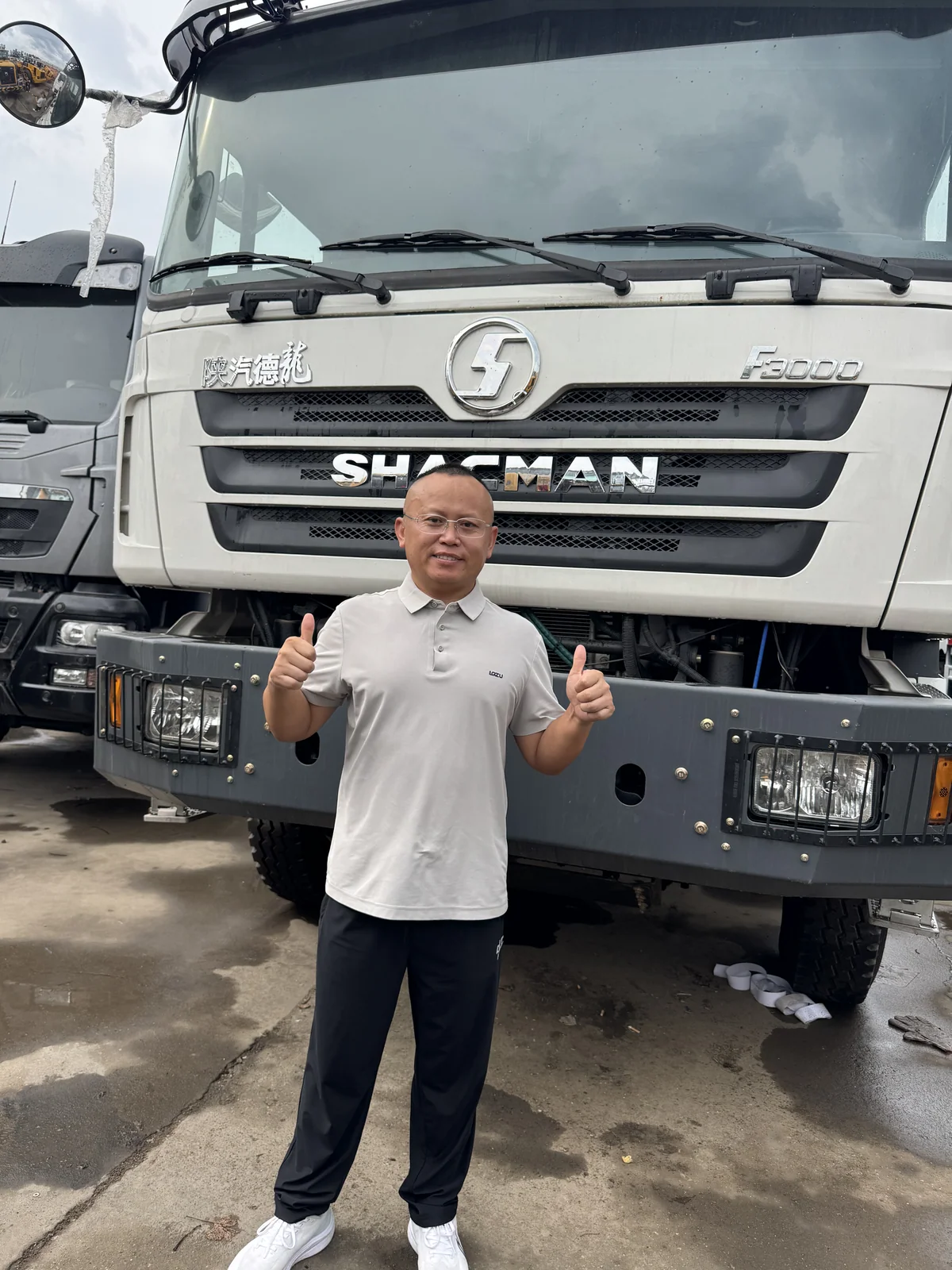 SHACMAN 8×4 dump truck — exterior reference 02